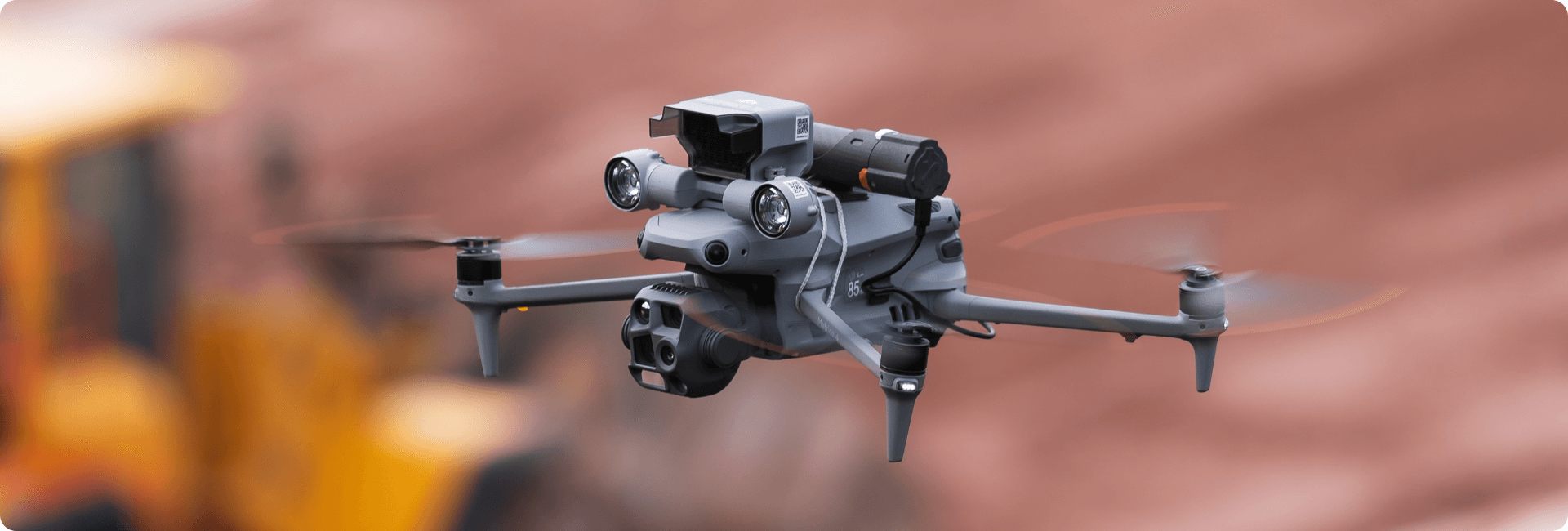 DJI Matrice 4 drönare med Kronos M4 Fallskärm från Dronavia