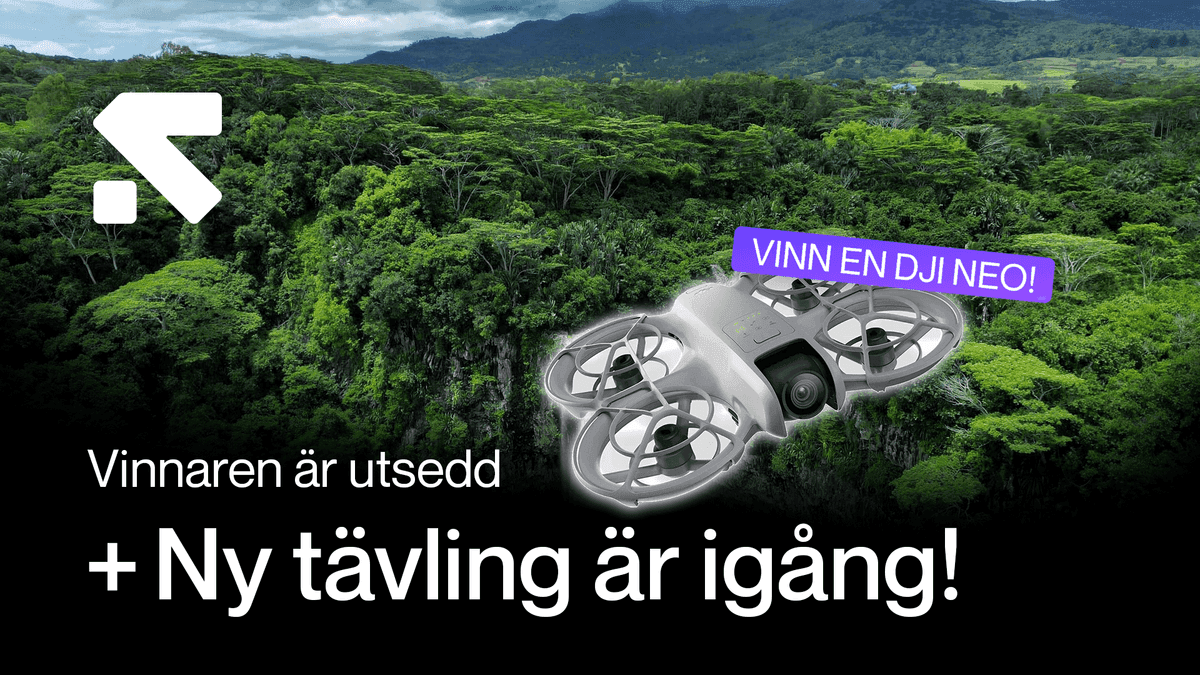 En drönare svävar över en frodig skog med text som annonserar en tävling där man kan vinna en DJI Neo.